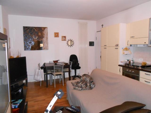 1817 - APPARTAMENTO VENDITA ANCONA ZONA BARACCOLA - € 73.000 2