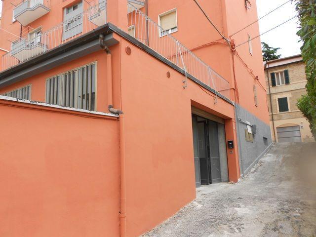 2896 - MAGAZZINO VENDITA ANCONA ZONA CITTADELLA - € 120.000 5