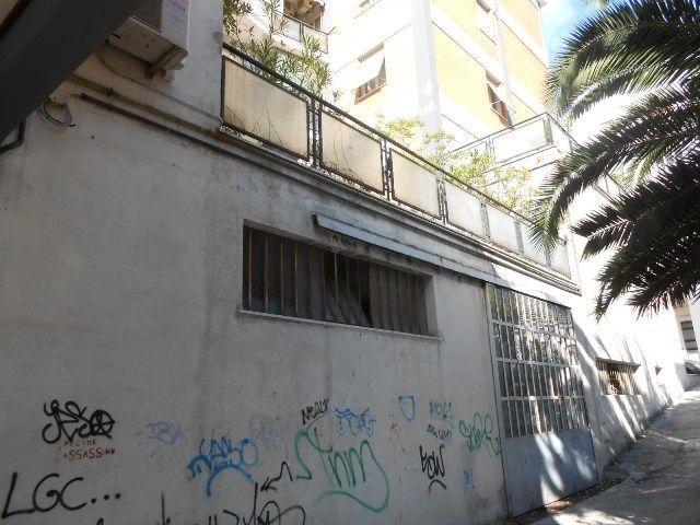3249 - LOCALE VENDITA ANCONA ZONA VALLEMIANO - € 230.000 12