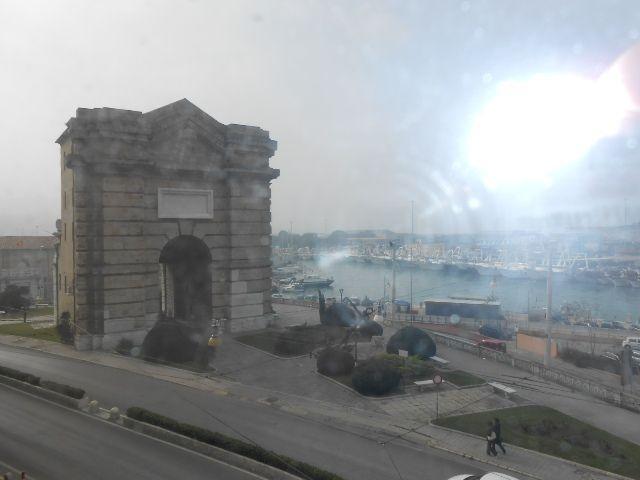 3253 - LOCALE AFFITTO ANCONA ZONA CENTRO - € 1.300 3