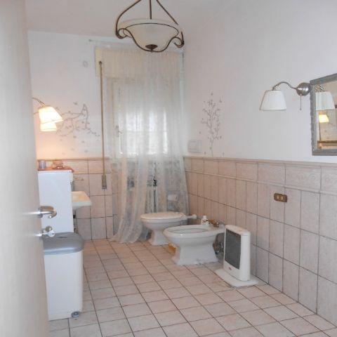 3423 - APPARTAMENTO VENDITA ANCONA ZONA GALLERIA RISORGIMENTO - € 160.000 5