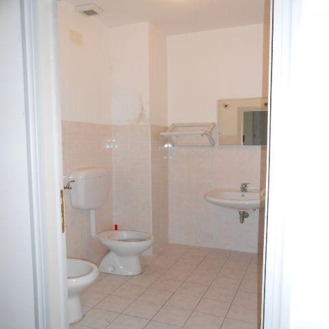 3429/1 - ATTIVITA VENDITA ANCONA ZONA PALOMBARE - € 140.000 30