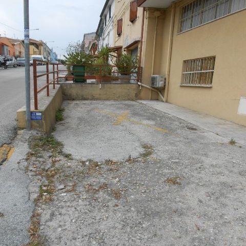 3464 - LOCALE VENDITA ANCONA ZONA TORRETTE - € 150.000 13