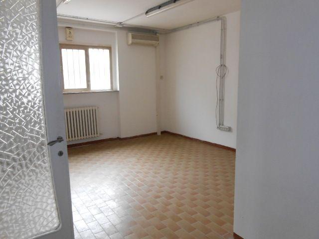 3464 - LOCALE VENDITA ANCONA ZONA TORRETTE - € 150.000