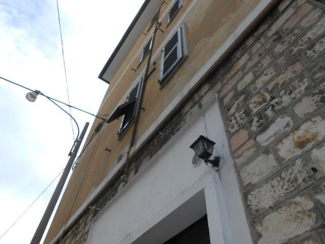 3624/1 - LOCALE AFFITTO ANCONA ZONA PIANO - € 400 4
