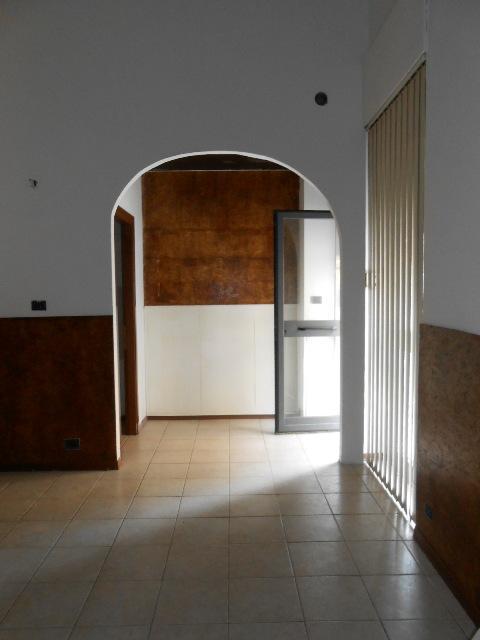 3624 - LOCALE VENDITA ANCONA ZONA PIANO - € 65.000 13