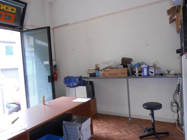 3675 - MAGAZZINO VENDITA ANCONA ZONA PIANO - € 25.000