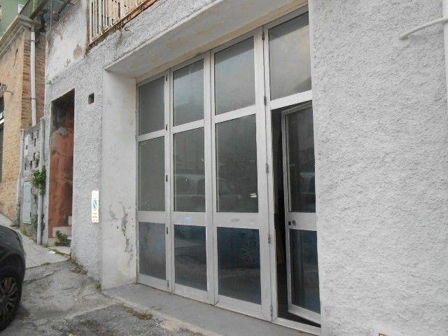 3719 - LOCALE COMMERCIALE VENDITA ANCONA ZONA PINOCCHIO - € 60.000 7