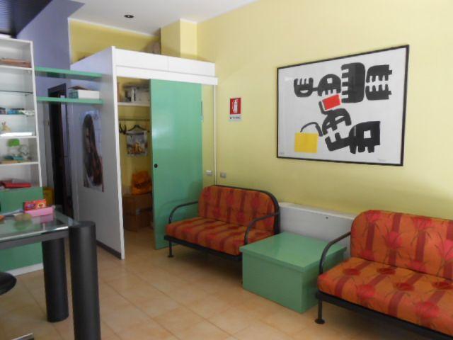 3889 - LOCALE COMMERCIALE VENDITA ANCONA ZONA GRAZIE - € 100.000 5