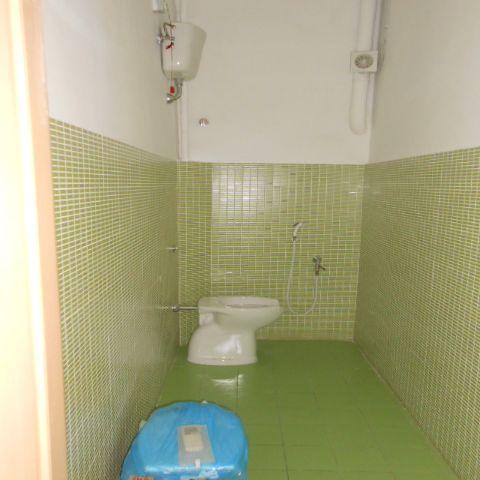 3890 - LOCALE COMMERCIALE VENDITA ANCONA ZONA PIANO - € 260.000 3