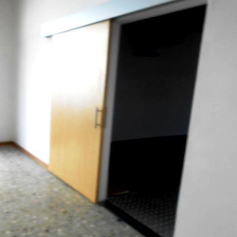 3890 - LOCALE COMMERCIALE VENDITA ANCONA ZONA PIANO - € 260.000 5