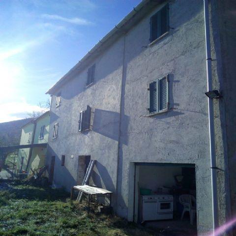 4060 - CASA ABBINATA VENDITA MACERATA ZONA CENTRO - € 39.000 11
