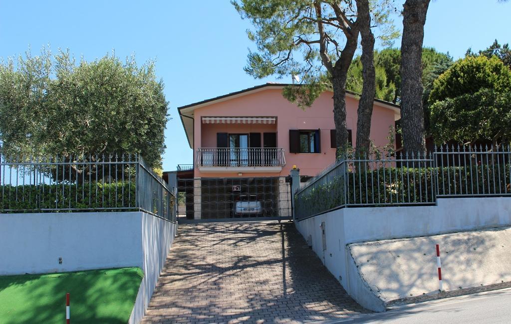 4115 - VILLA VENDITA ANCONA ZONA ANGELI DI VARANO - € 349.000