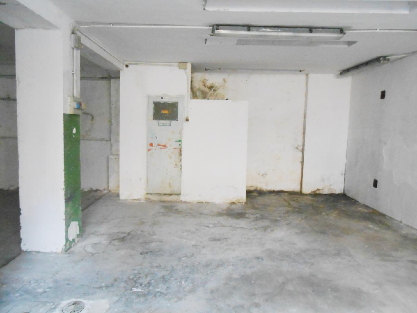 4181 - LOCALE VENDITA ANCONA ZONA STAZIONE - € 75.000 3
