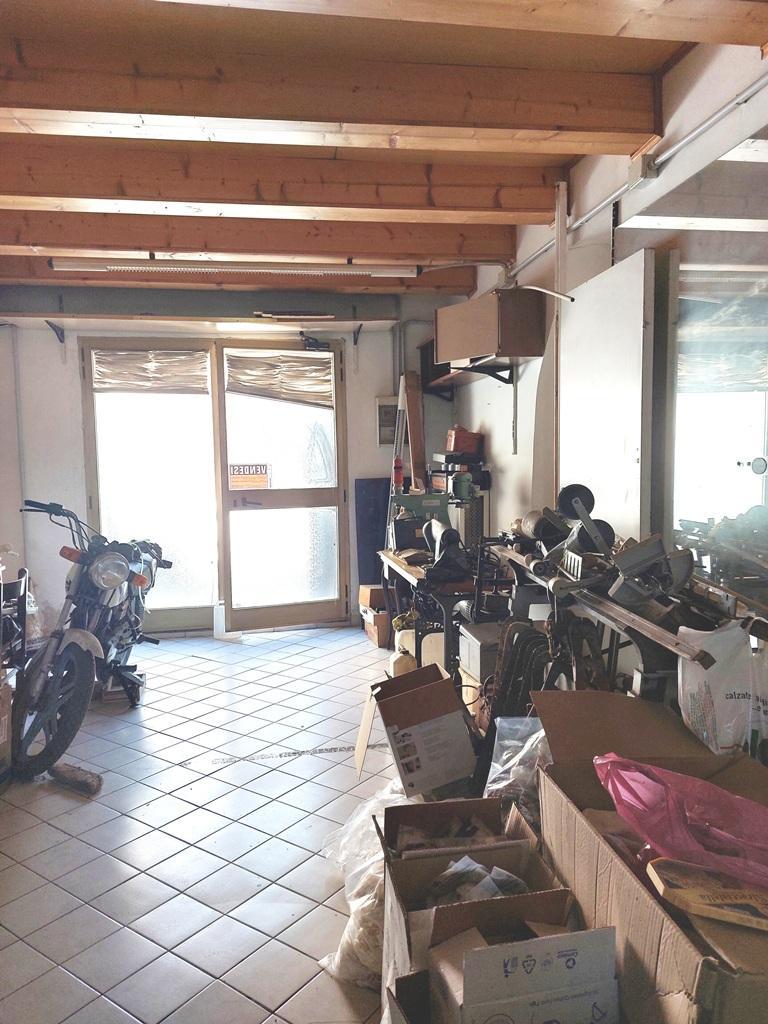 <span class='testorotoimmob'>4237 - LOCALE - VENDITA - ANCONA</span>