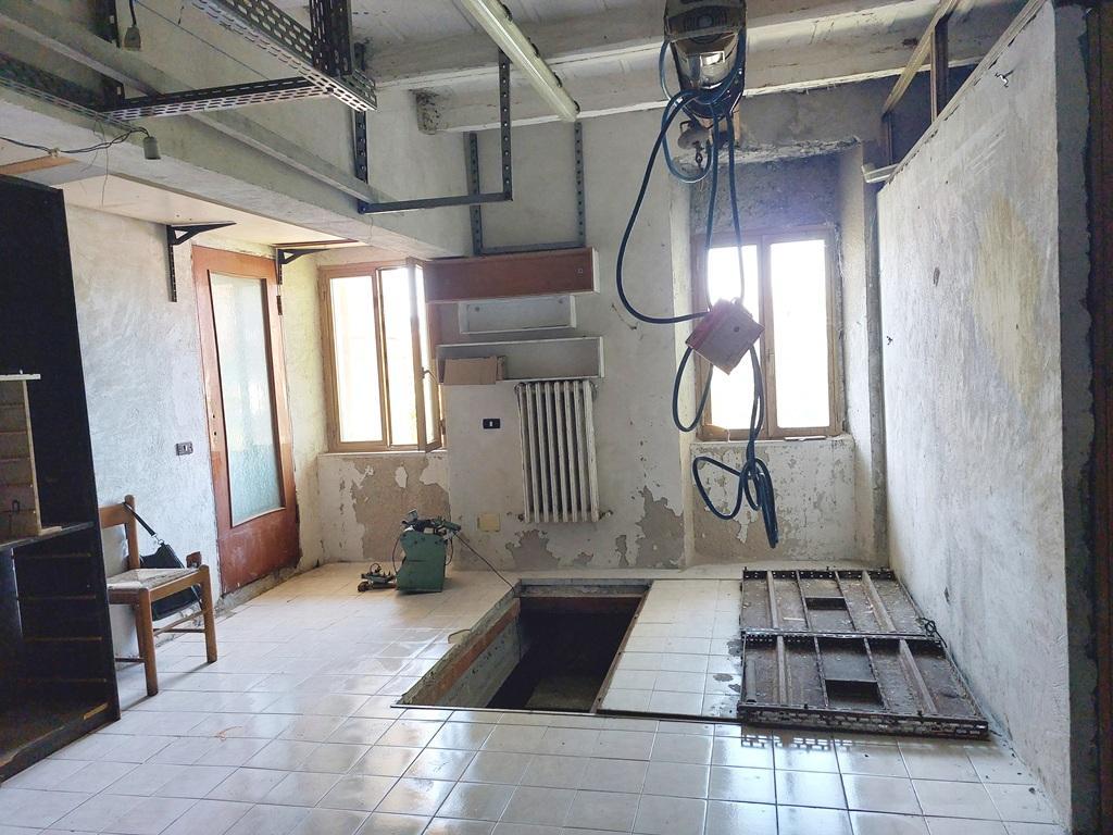 4238 - APPARTAMENTO VENDITA ANCONA ZONA GRAZIE - € 72.000