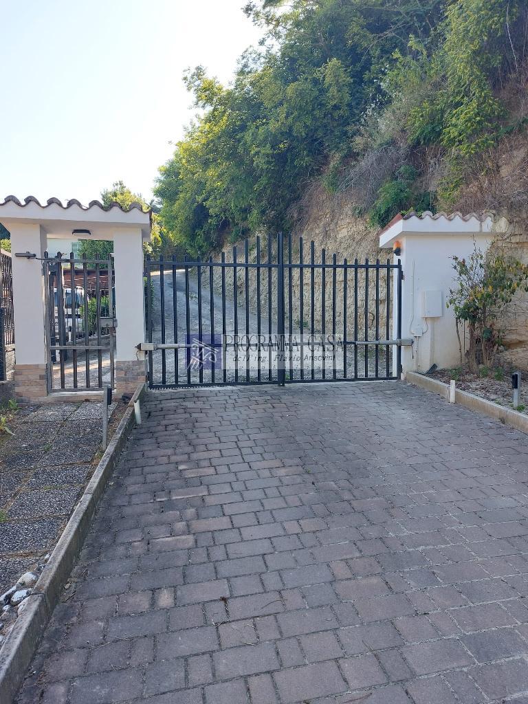 4257 - CASA INDIPENDENTE VENDITA ANCONA ZONA PATERNO - € 350.000 2