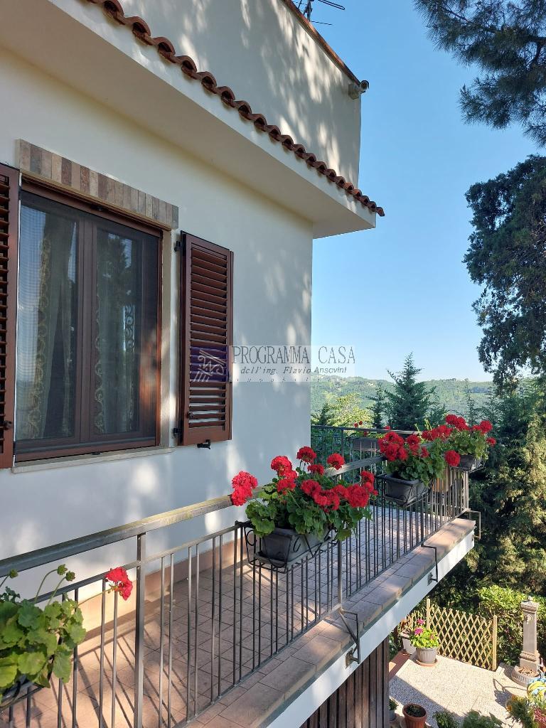 4257 - VILLA VENDITA ANCONA ZONA PATERNO - € 350.000 8